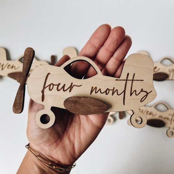 Airplane milestones, Cloud Milestones, Photo Props - Picture 1 of 4